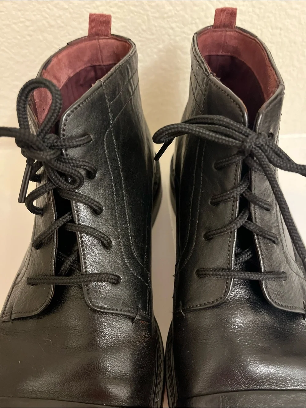 Ted Baker London Black Leather Chukka Boots with Stunning Sole - Size 9.5